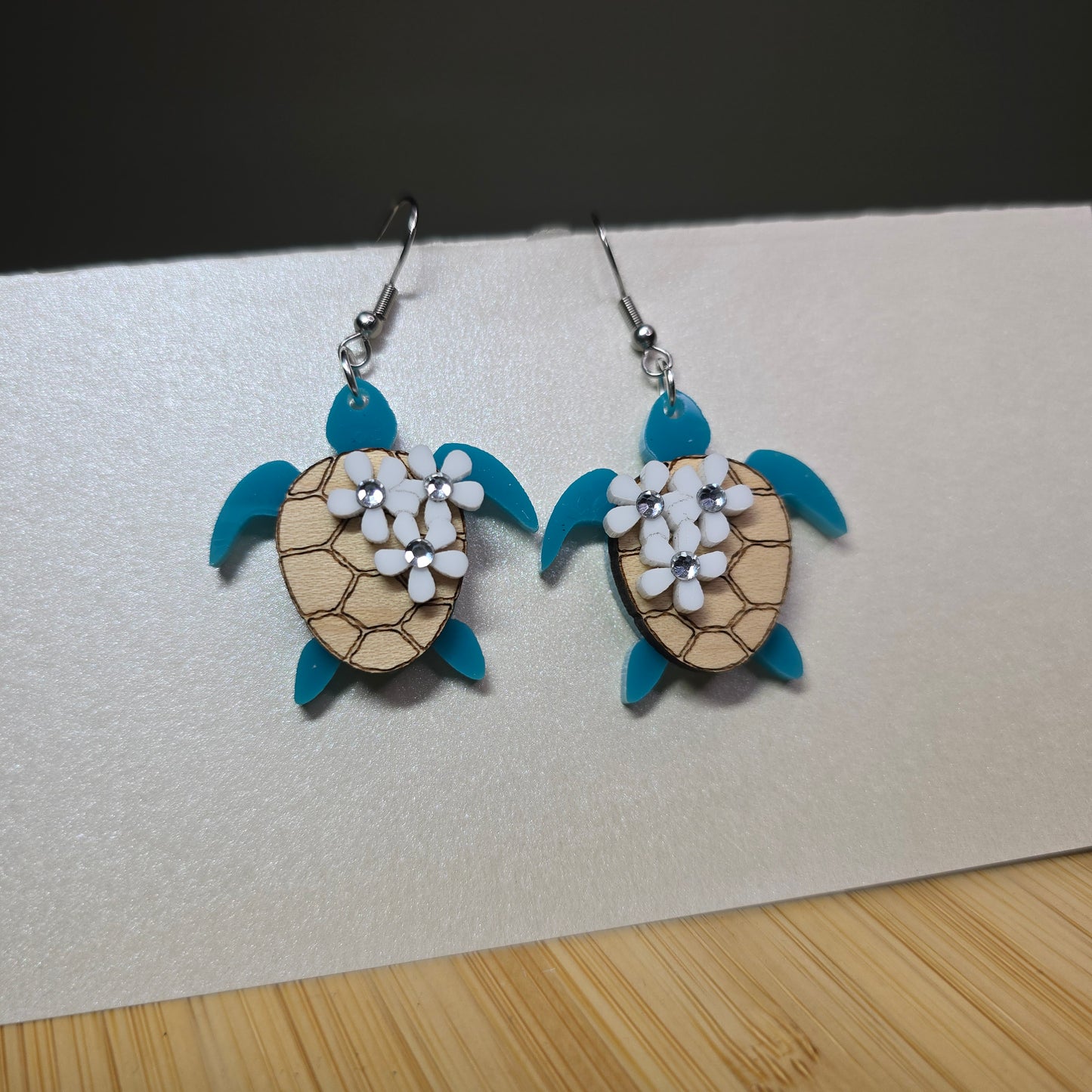 Sea Turtle w/Flowers [Light Teal Acrylic, Maple Wood, White Acrylic Flowers] Acrylic Earrings