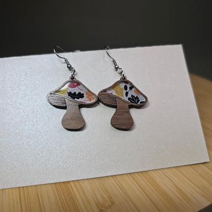 Wood Mushroom [Fall Leaves / Mushroom Acrylic Acrylic Inlay] Earrings