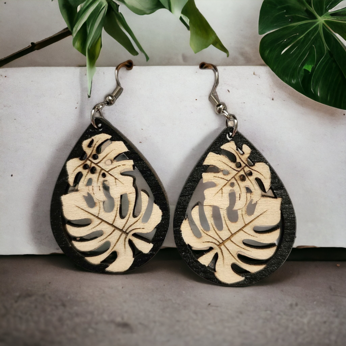 Pendientes colgantes de naturaleza tropical con forma de lágrima de Monstera, ganchos de acero inoxidable